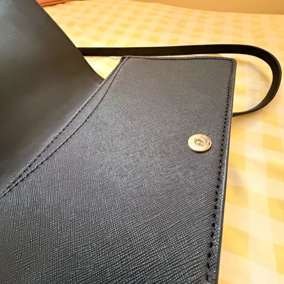 Michael Kors Women's Jet Set Chain Saffiano Leather Flap Crossbody Bag - Picture 8 of 15